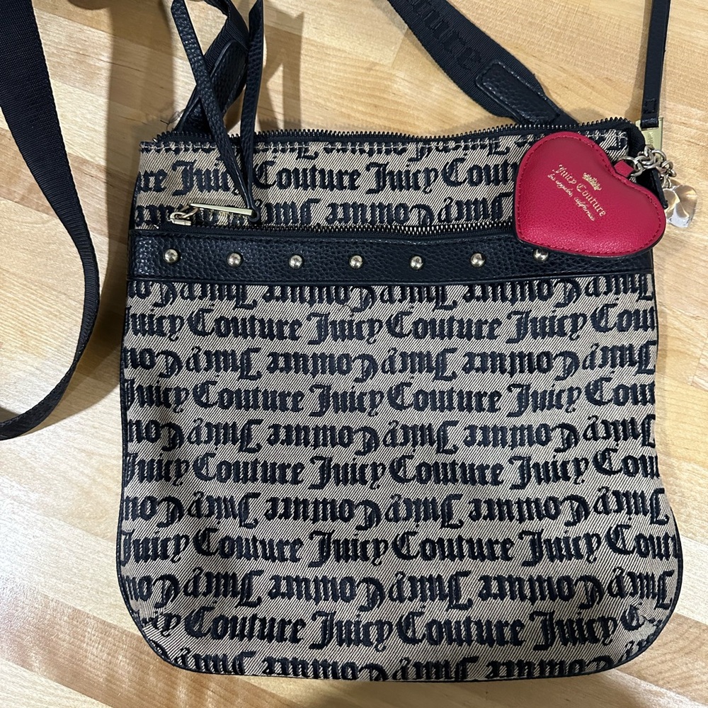 Juicy Couture Crossbody Purse. EUC!
